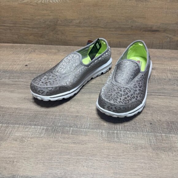 Skechers Go Walk Leopard Print Slip On Sneakers Women's Size 9 - Picture 1 of 7